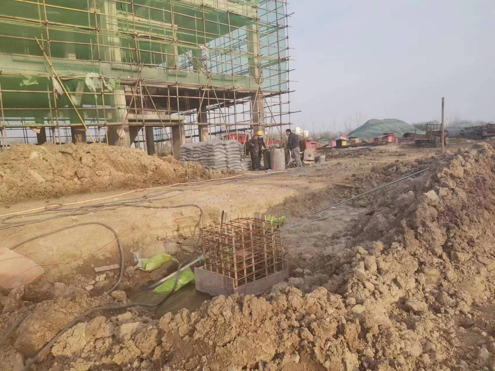 巴里坤当桥梁出现裂缝的时候应该及时加固修补